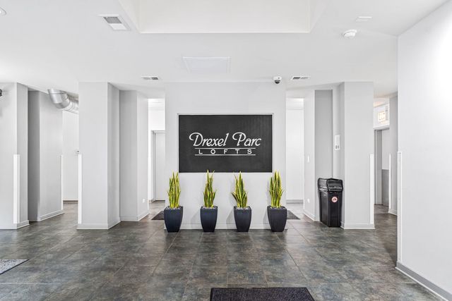 4537 S Drexel Boulevard 504, Chicago, IL 60653
