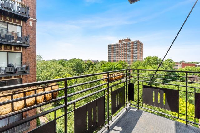 4537 S Drexel Boulevard 504, Chicago, IL 60653
