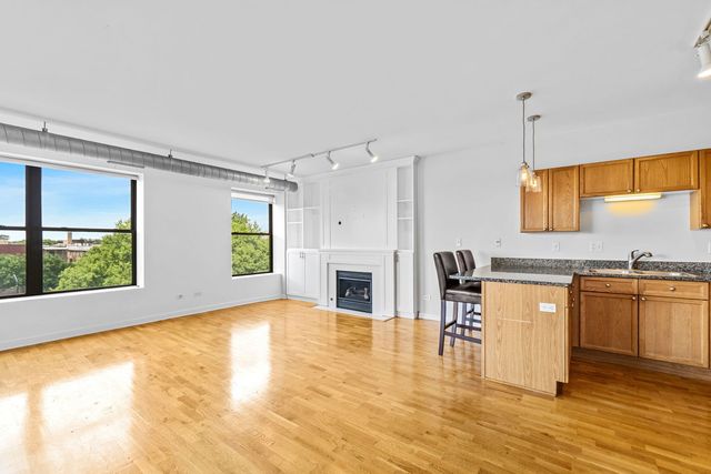 4537 S Drexel Boulevard 504, Chicago, IL 60653