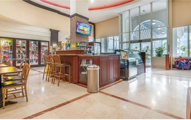 19201 Collins Avenue 611, Sunny Isles Beach, FL 33160