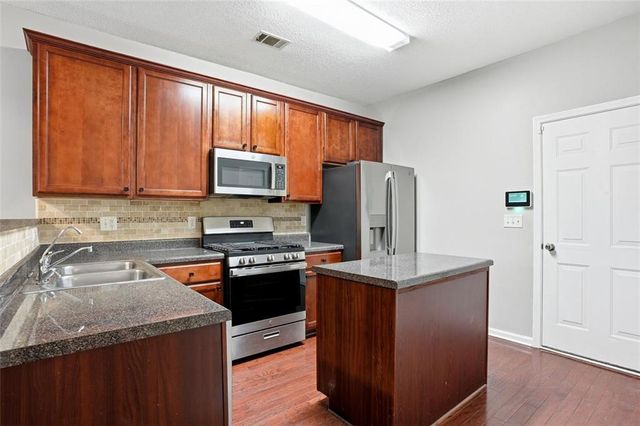 2157 Capella SW Circle, Atlanta, GA 30331