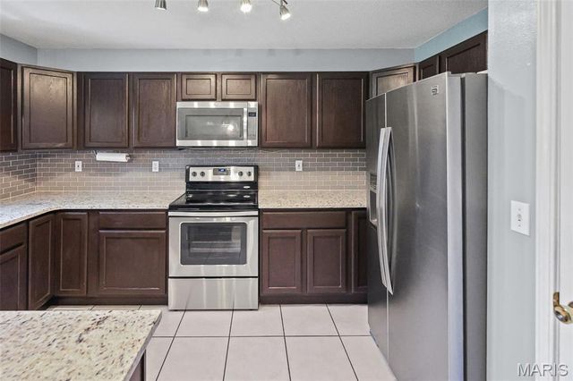 110 Bayfield Drive, Glen Carbon, IL 62034