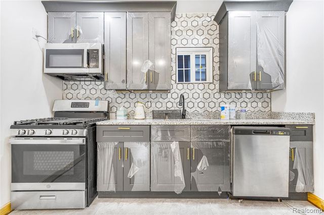 1261 Military Street, Detroit, MI 48209