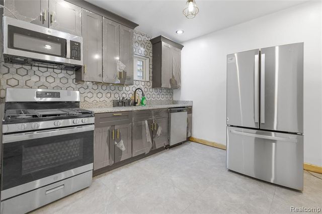 1261 Military Street, Detroit, MI 48209