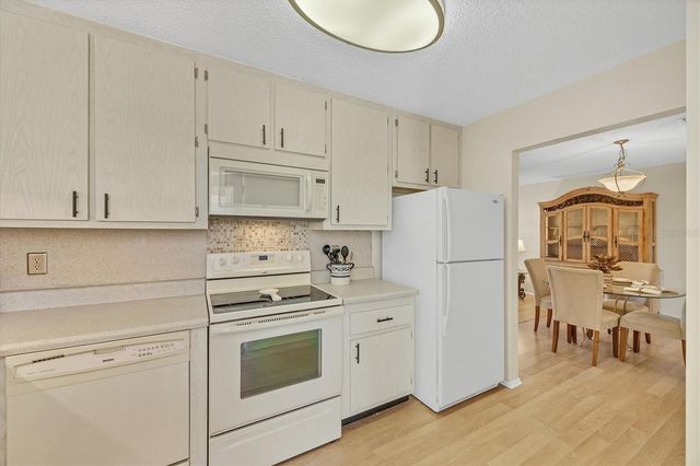 390 301 BOULEVARD W 27C, Bradenton, FL 34205