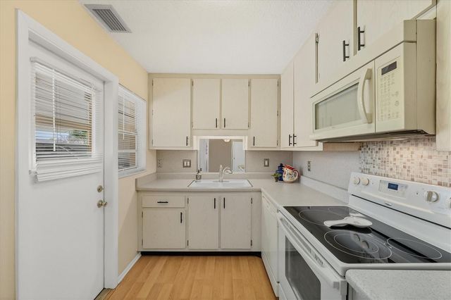 390 301 BOULEVARD W 27C, Bradenton, FL 34205