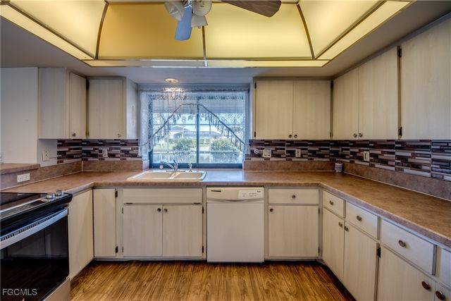 2313 SE 8th TER, Cape Coral, FL 33990