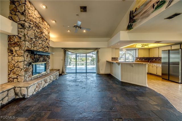 2313 SE 8th TER, Cape Coral, FL 33990