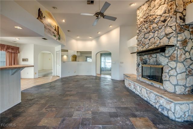 2313 SE 8th TER, Cape Coral, FL 33990