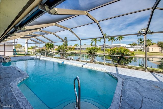 2313 SE 8th TER, Cape Coral, FL 33990