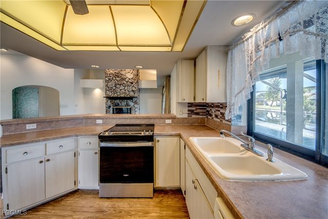 2313 SE 8th TER, Cape Coral, FL 33990