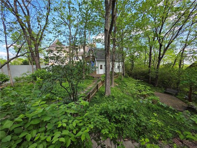 1616 Louisiana Street, Lawrence, KS 66044
