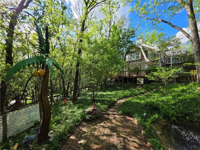 1616 Louisiana Street, Lawrence, KS 66044