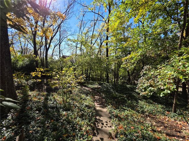 1616 Louisiana Street, Lawrence, KS 66044