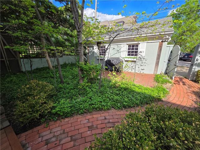1616 Louisiana Street, Lawrence, KS 66044