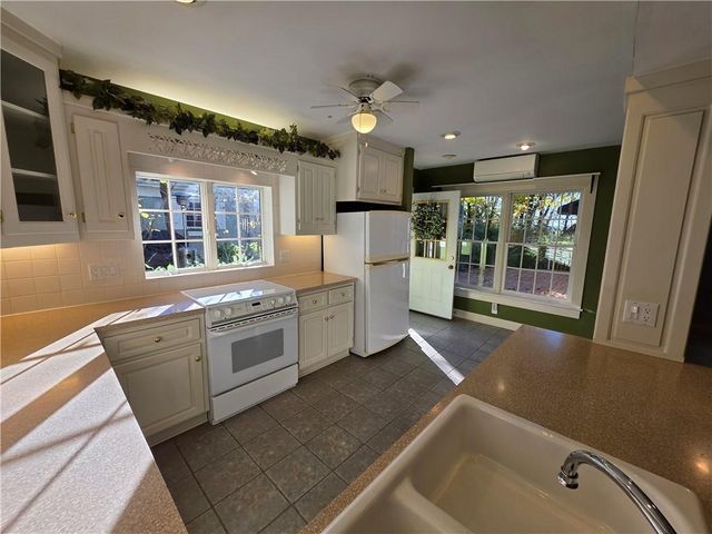 1616 Louisiana Street, Lawrence, KS 66044