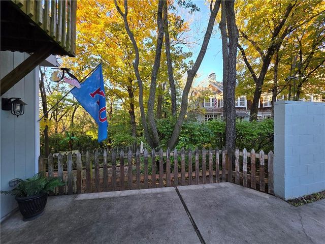 1616 Louisiana Street, Lawrence, KS 66044