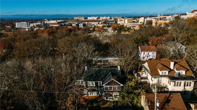 1616 Louisiana Street, Lawrence, KS 66044