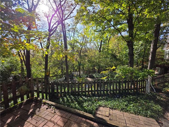 1616 Louisiana Street, Lawrence, KS 66044