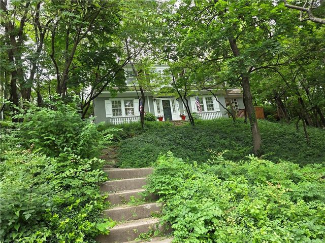 1616 Louisiana Street, Lawrence, KS 66044