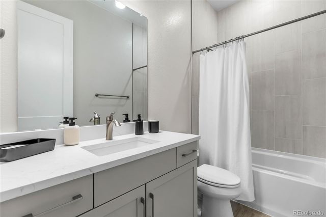 7301 Canyon Sky Trail, Castle Pines, CO 80108