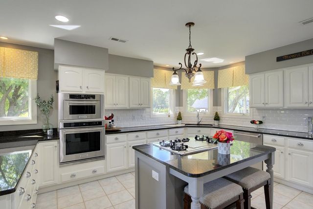 118 Saint Andrews Boulevard, Campobello, SC 29322