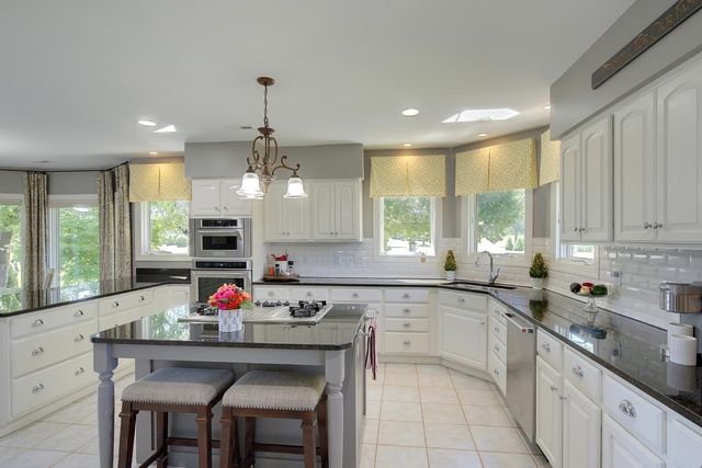 118 Saint Andrews Boulevard, Campobello, SC 29322