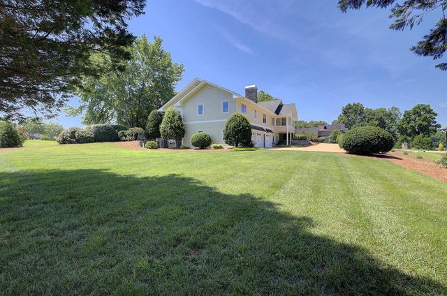 118 Saint Andrews Boulevard, Campobello, SC 29322