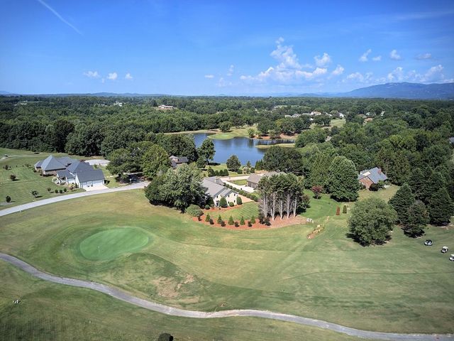 118 Saint Andrews Boulevard, Campobello, SC 29322
