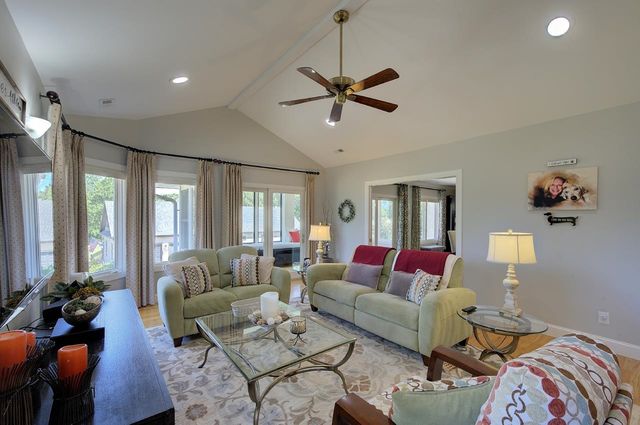 118 Saint Andrews Boulevard, Campobello, SC 29322