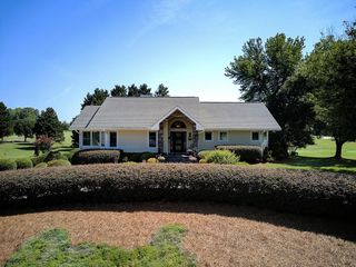 118 Saint Andrews Boulevard, Campobello, SC 29322