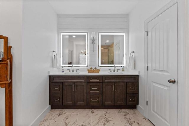 521 Timbercreek Estates Drive, Sharpsburg, GA 30277