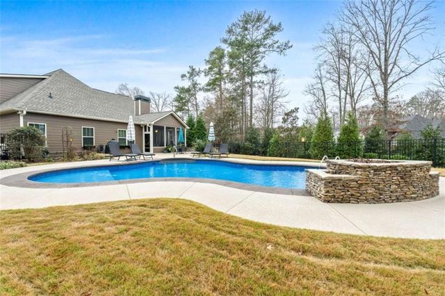 521 Timbercreek Estates Drive, Sharpsburg, GA 30277