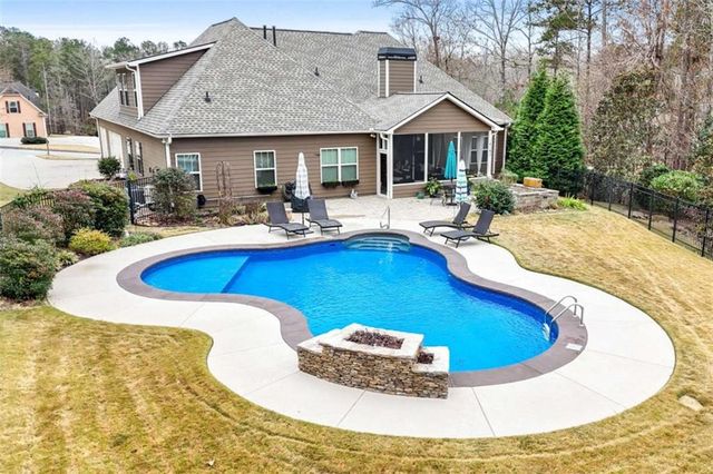 521 Timbercreek Estates Drive, Sharpsburg, GA 30277