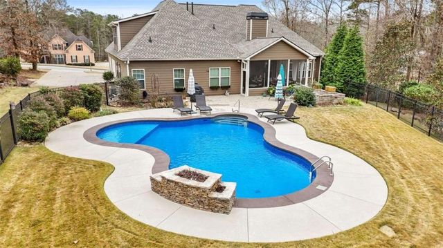 521 Timbercreek Estates Drive, Sharpsburg, GA 30277