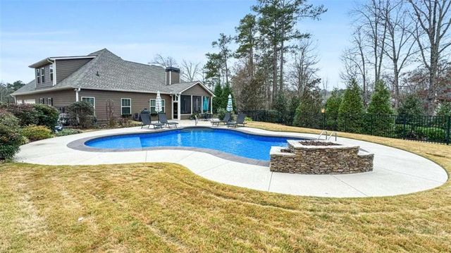 521 Timbercreek Estates Drive, Sharpsburg, GA 30277
