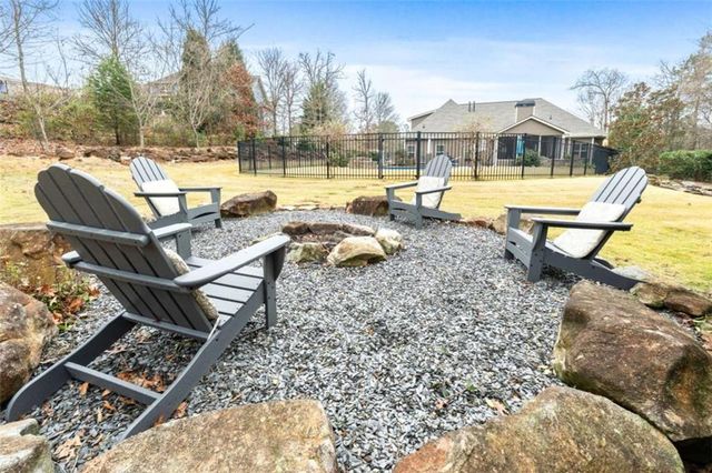 521 Timbercreek Estates Drive, Sharpsburg, GA 30277