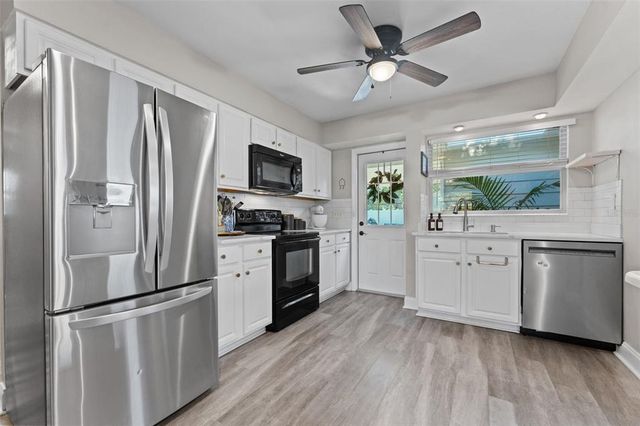 5302 S HIMES AVENUE, Tampa, FL 33611
