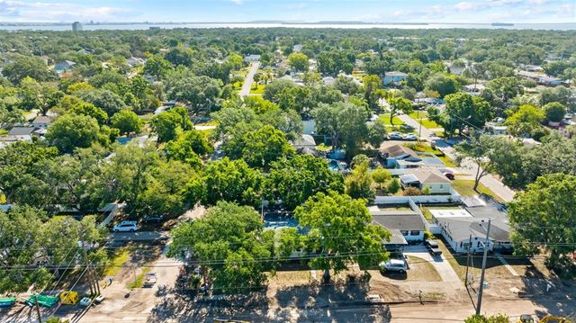 5302 S HIMES AVENUE, Tampa, FL 33611