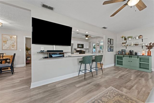 5302 S HIMES AVENUE, Tampa, FL 33611