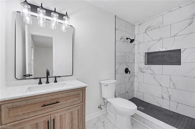 438 Knightwood Court, Kernersville, NC 27284