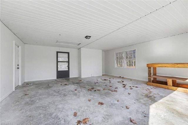 438 Knightwood Court, Kernersville, NC 27284