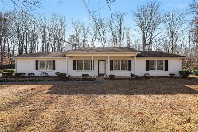 438 Knightwood Court, Kernersville, NC 27284