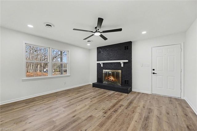 438 Knightwood Court, Kernersville, NC 27284