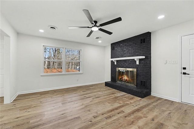 438 Knightwood Court, Kernersville, NC 27284