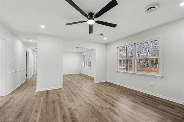 438 Knightwood Court, Kernersville, NC 27284