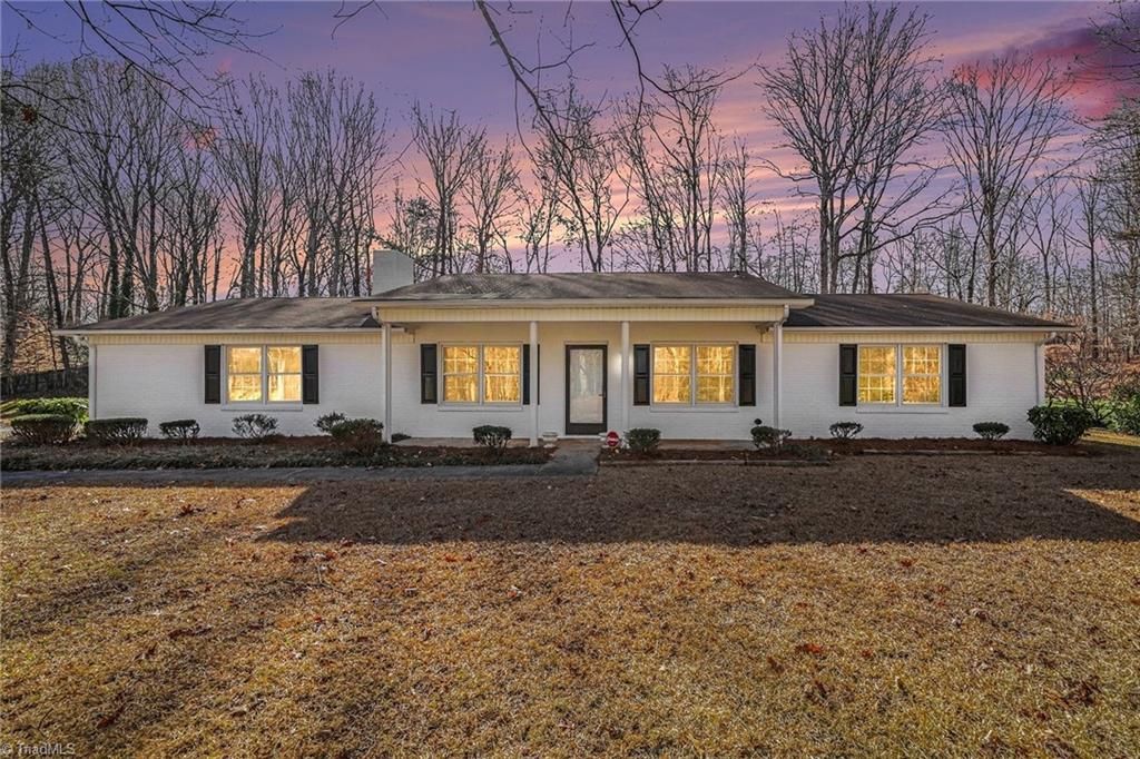 438 Knightwood Court, Kernersville, NC 27284