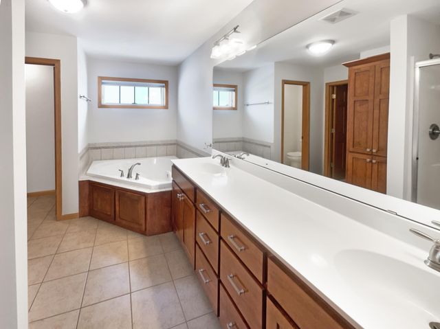 1768 Belmont Avenue NW, Prior Lake, MN 55379