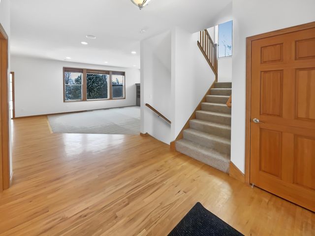 1768 Belmont Avenue NW, Prior Lake, MN 55379