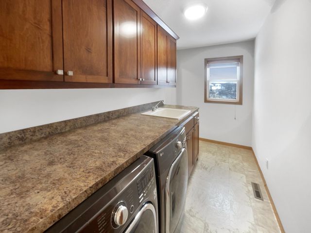 1768 Belmont Avenue NW, Prior Lake, MN 55379